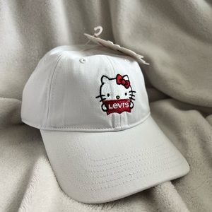 NWT HELLO KITTY TODDLER LEVI CAP